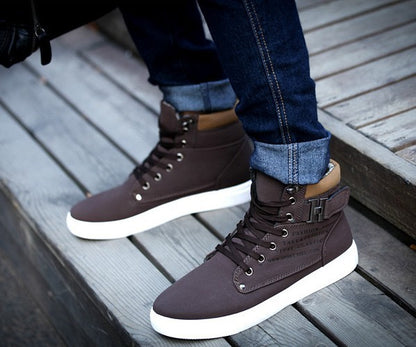 Men's matte belt buckle sneakers